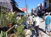Gotong royong  pembersihan parit atasi banjir bersama masyarakat dan PT. Toba Pulp Lestari (PT. TPL) di kelurahan Pasar 4 Porsea