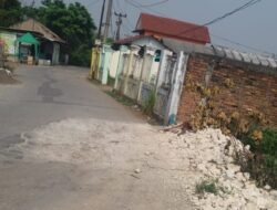 Akibat proyek perumahan Jalan Desa Rusak Parah