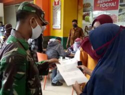 TNI Polri Dampingi Rapid Test Di Pasar Induk dan Yogya Mall Brebes