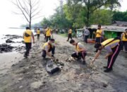 Peduli Lingkungan, Ratusan Personel Polres Batang Lakukan Gerakan Bersih Pantai