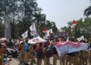 Hingga Malam Hari, Ribuan Honorer Kab. Bekasi Adakan Aksi Demo, DPRD bentuk POKJA Tenaga Honorer.