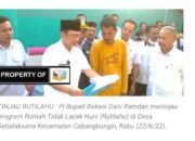 Pj Bupati Bekasi Tinjau Rutilahu Di Desa Setialaksana Program Pemkab 2500 Rumah Tahun 2022