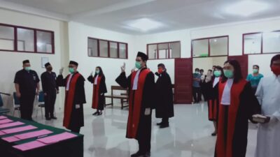 Ketua PN Tarutung Lantik & Ambil Sumpah 7 Orang Hakim