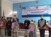 Bupati turun langsung dalam lonching pembagian Bantuan Tunai Langsung ( BLT )