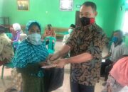 Desa Waringin Jaya Bagikan Bantuan Langsung Tunai dampak Covid 19