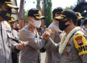 Kunjungan Kapolda Jateng ke Kota Pekalongan dalam rangka penyerahan Bantuan sosial dan Renovasi Masjid di Kompleks sat Brimob  Pekalongan