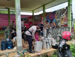 Brimob Polda Metro Jaya gelar dapur umum bagi warga terdampak banjir