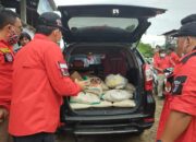 Pemuda Batak Bersatu PBB DPC Kab. Karawang Memberikan  Bantuan Sosial Ke Beberapa Titik Posko Banjir Di Wilayah Karawang