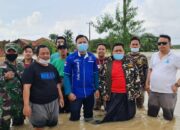 Ketua GP Ansor Cikarang Pusat Kembali Bersama Edi Junaedi Anggota DPRD Kab Bekasi Blusukan Bantu Korban Banjir