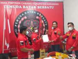 Ketua DPC Pemuda Batak Bersatu Kabupaten Karawang Serahkan Mandat Pembentukan PAC  Kecamatan Telagasari