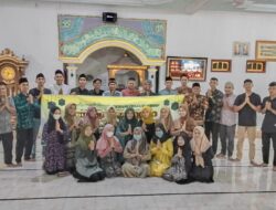 Remaja Masjid Karang Taruna Dusun Tebo Jaya Berbagi Takjil & Buka Bersama