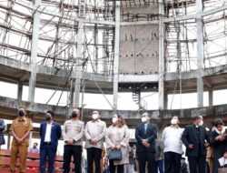 Bupati Pakpak Bharat berikan Sumbangan 510 Sak Semen pembangunan Gereja GKPPD Salak