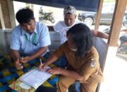 Serah terima alat penerangan di desa tangga batu 1 oleh PT.TPL