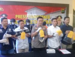 Polres Metro Bekasi Ringkus Pencuri Roda Mobil Di Parkiran