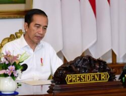 Presiden Jokowi Minta Dibuat Hotline Pengaduan Terkait Distribusi Bansos