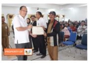 Bupati Humbahas Serahkan Hibah Keagamaan dan Alsintan
