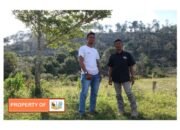 Ketua NGO Sumatera forest survei lapangan PKR eucalyptus