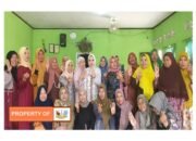 Sosialisasi Caleg Partai Golkar Jadi Rebutan Emak-emak Majelis Taklim