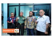 Dian Prasetyo Waketum Kadin Bidang Perdaganan RI Serah Seribu Alat Tes urine Ke BNNK Mura