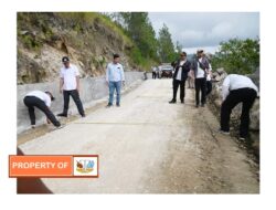 Bupati Humbahas Tinjau Pembangunan Jalan Pollung-Batu Mardingding