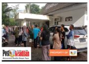 Warga Lahat Mendapatkan Rejeki Lipat Surat Suara di KPU Lahat