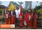Bupati Batanghari  M Fadhil Arief ,SE Menyerahkan  10 Ribu  Bendera merah Putih secara Simbolis Kepada Siswa SMAN 1 Batanghari