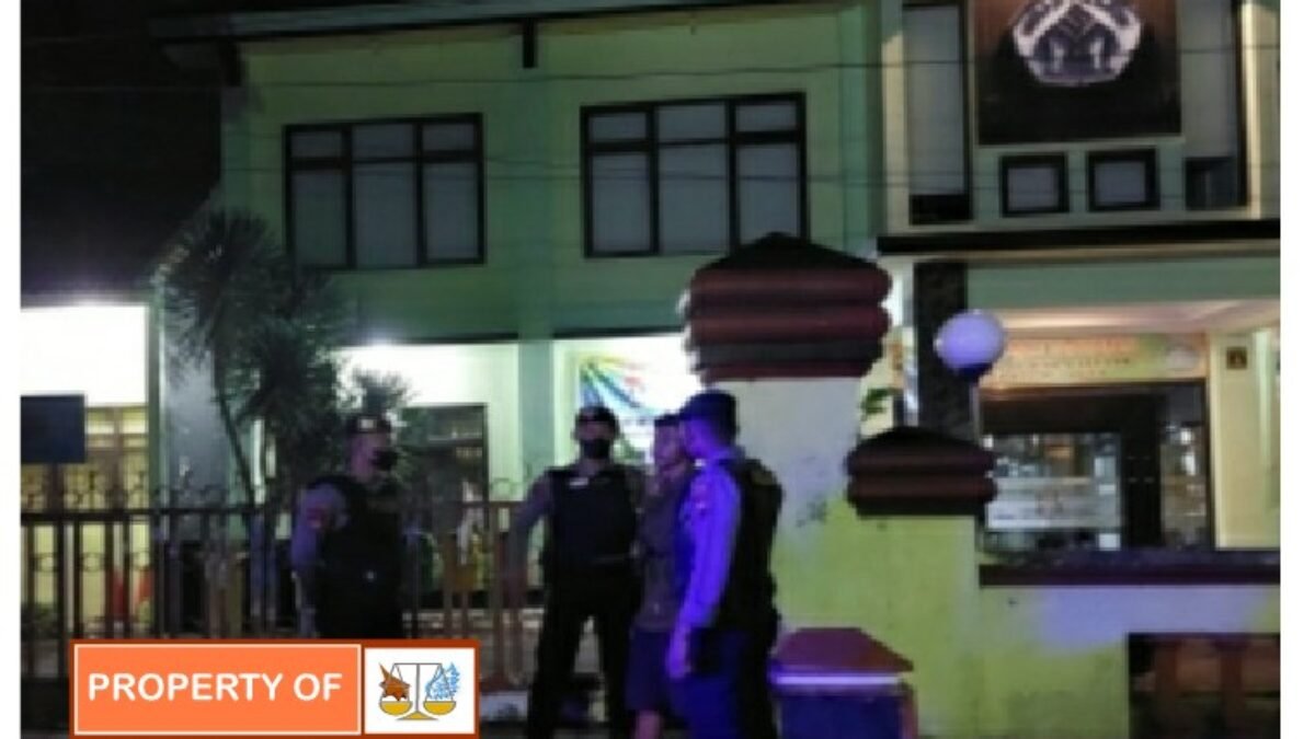 Antisipasi Gangguan Kamtibmas Sat Samapta Polres Pekalongan Giat Blue Light Patrol