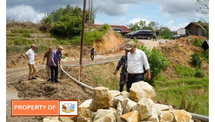 Bupati Humbahas Tinjau Pembangunan Jalan di Pakkat