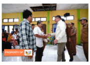 Bupati Pakpak Bharat serahkan bantuan melalui program Rehabilitasi sosial tahun 2025