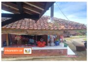 Tiang Listrik PLN berdiri kokoh di dalam rumah warga,Resiko tinggi seolah olah PLN tutup mata