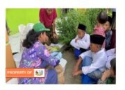 Dosen Sekolah Vokasi IPB University Latih Santri Pondok Pesantren Buat Biopori dan Kompos