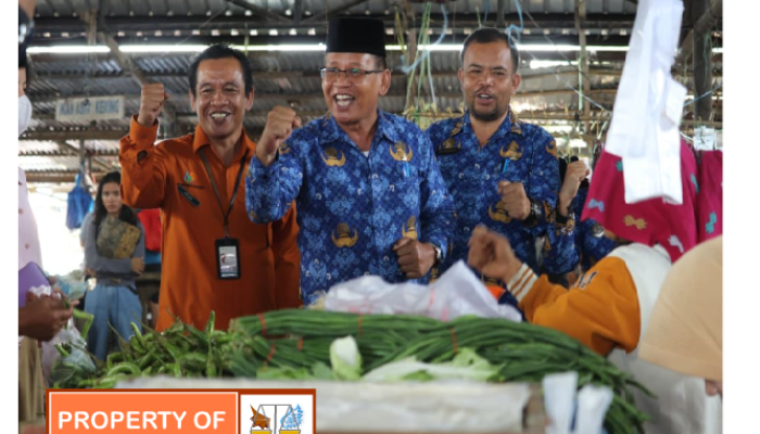 Sekdakab Pakpak Bharat bersama kepala BPS kunjungi pasar Klohi