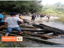 Seorang Pemuda Desa Sion Timur Parlilitan Terpeleset Hanyut kesungai Saat Menjala Ikan