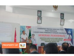 Dosmar Banjarnahor SE Buka Seminar Pendidikan Nasional di Humbang Hasundutan