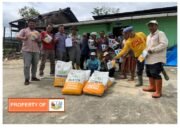 Tingkatkan ekonomi masyarakat, PT.TPL serahkan bibit jagung