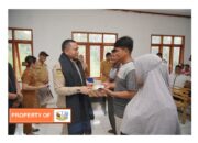 Bantuan Stimulan Perumahan Swadaya Di Desa Perduhapen Bupati Pakpak Bharat Bagikan Kunci Rumah Layak Huni