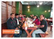 Sejumlah wartwan Toba mengkaji ulang hubungan mutualisme antara PT.TPL dengan masyarakat melalui pemanfaatan daun eucaliptus.