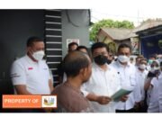 Menteri ATR/BPN Bagikan Sertifikat Tanah PTSL ke Warga Pondok Melati Kota Bekasi Jabar