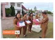 Tiga Orang Pegawai Dinas Dukcapil Humbahas Terima Penghargaan