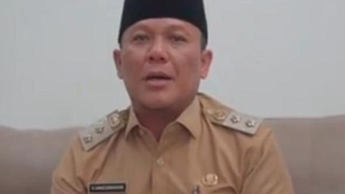 Pembatasan Sosial Berskala Besar (PSPB) yang rencananya dilakukan di Karawang pada Minggu depan menuai protes oleh Wakil Bupati Jimmy Ahmadshary