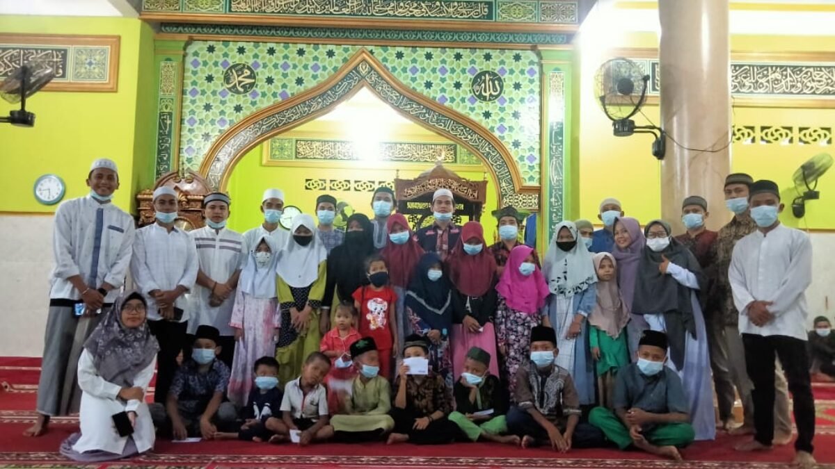 Berbagi Kebahagiaan, HMPL Gelar Acara Santunan dan Buka Puasa Bersama Anak Yatim