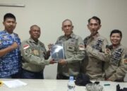 Ketua DPW I Jabar Serahkan AD/ART BPBN Pada Ketua Terpilih DPW II Frits Saikat