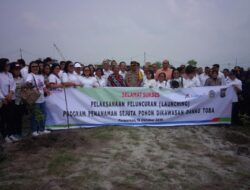 Penanaman Sejuta Pohon Di Pantai Pasir Putih