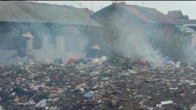 Sampah Menggunung, Warga Kampung Pilar ; Pemda Bekasi Jangan Menutup Mata.