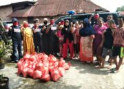 AMPHIBI & YASOS BKS LAKUKAN PENANAMAN POHON SERTA BAGIKAN SEMBAKO DAN MASKER KE MASYARAKAT TERDAMPAK COVID 19