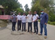 Dukung Kenyamanan dan Keamanan, PT Toba Pulp Lestari Lakukan Pengaspalan Jalan di Desa Pardomuan