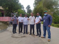 Dukung Kenyamanan dan Keamanan, PT Toba Pulp Lestari Lakukan Pengaspalan Jalan di Desa Pardomuan