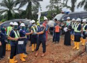 AMPHIBI TURUT SERTA TANAM POHON DI HARI BHAKTI KEMENPUPR