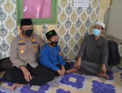 Berbagi dengan Santri Binaan SMSI Bekasi Raya, Kapolres Metro Bekasi : Kami Siap Jadi Bapak Asuh