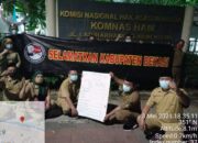 Peringati Hardiknas FPHI Kab Bekasi, Lakukan Aksi Bubuhi Cap jempol Darah untuk Bupati Eka Supria Atmaja Dan Kadisdik Carwinda